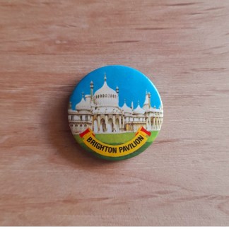 Vintage souvenir pin badge featuring Brighton Pavilion