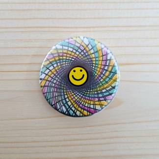 Spirograph design with Smiley face - Pin badges and magnets