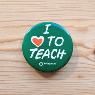 I Love to teach - Vintage pin badge